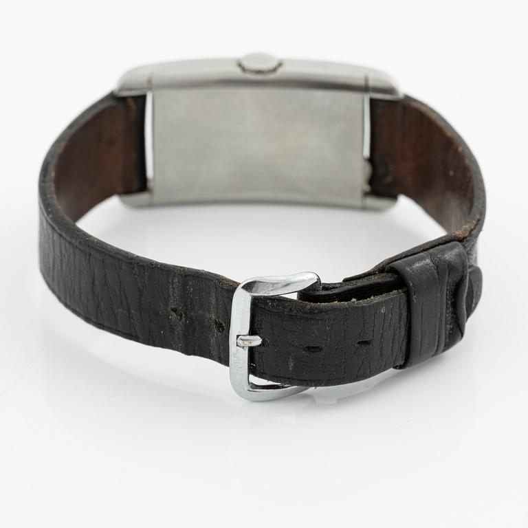 Movado, Curviplan, wristwatch, 23 x 32 (42.5) mm.