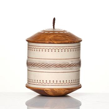 Thore Sunna, a lidded box.