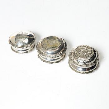 Kyrkdosor, tre stycken, silver, 17-1800-tal.