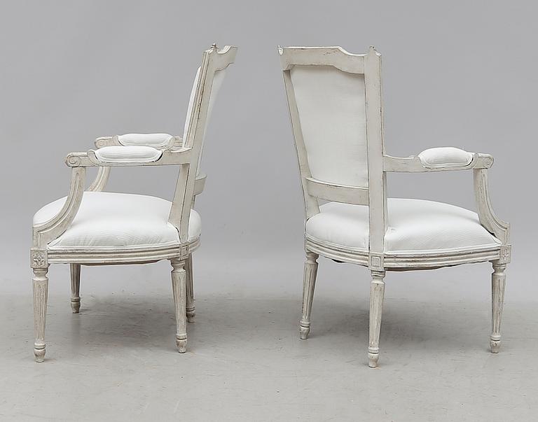 KARMSTOLAR, 1 par, gustaviansk stil, 1900-talets första hälft.
