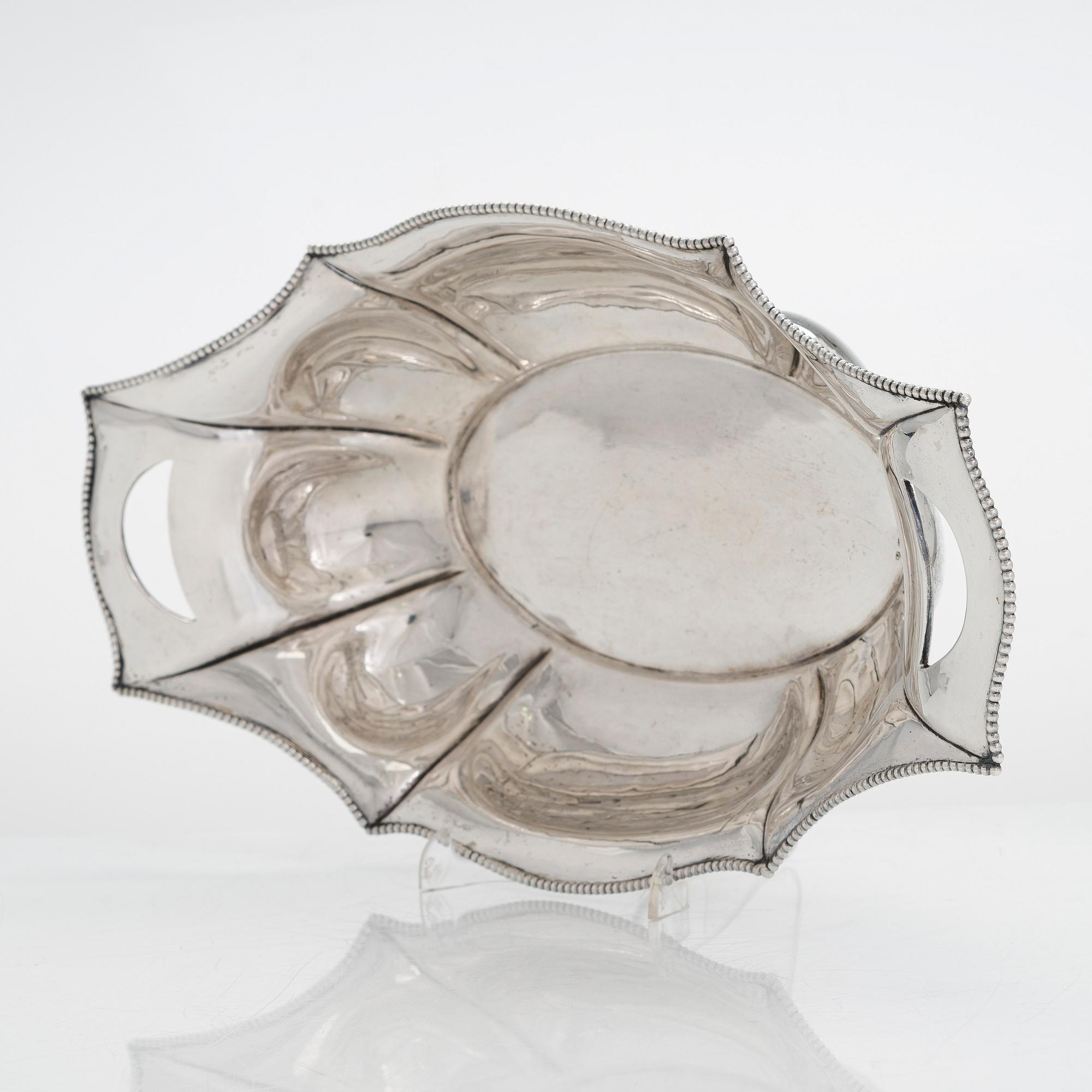 Hjalmar Fagerros, brödkorg, silver, Helsingfors 1911.