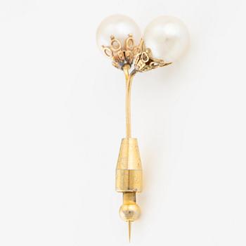 Brooch, pin, 18K gold with pearls.