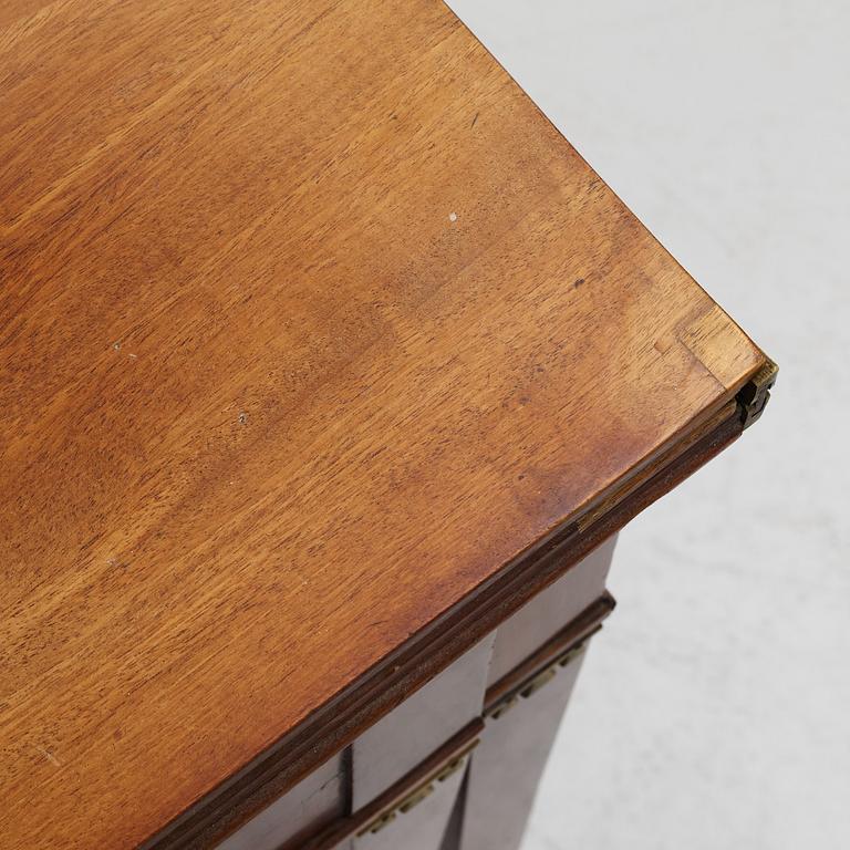 Spelbord, sengustavianskt, omkring år 1800.