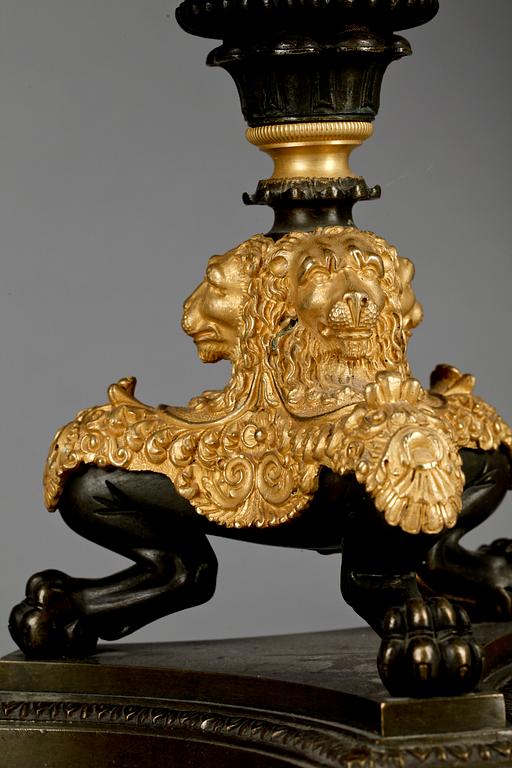 BORDSLAMPOR, ett par, s.k bouillotelampor, empirestil, 1800-tal.