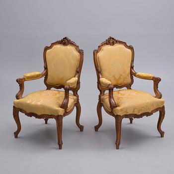 KARMSTOLAR, ett par, Louis XV-stil, Frankrike 1900-talets början.