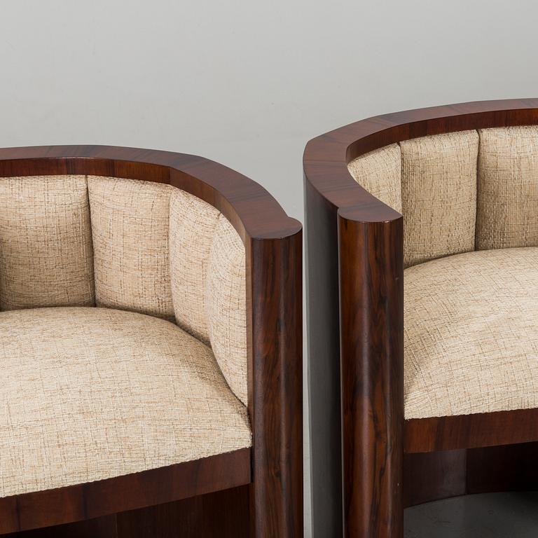 KARMSTOLAR/FÅTÖLJER ett par, 1900-talets senare del,