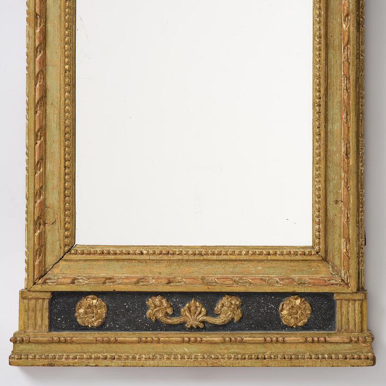 A late Gustavian giltwood mirror by E. Wahlberg (master in Stockholm ca 1760-1811).