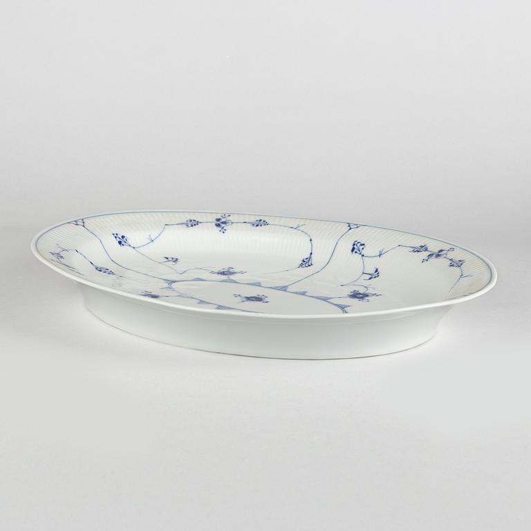 Serveringsfat, porslin, Royal Copenhagen, "Musselmalet", modell 101, 1898-1923.