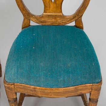 Tuoleja, 8 kpl, kustavilaiset, ns. medaljonki-malli, 1700-luvun loppu.