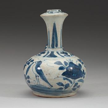 A blue and white kraak kendi, Ming dynasty Wanli (1572-1620).