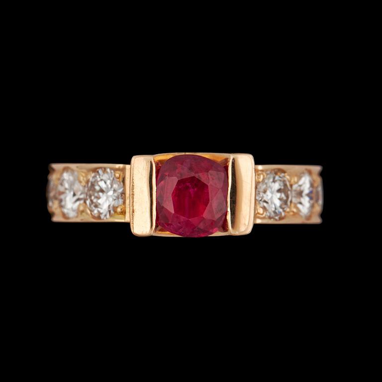 RING, rubin och 8st briljantslipad diamanter tot ca 1 ct.