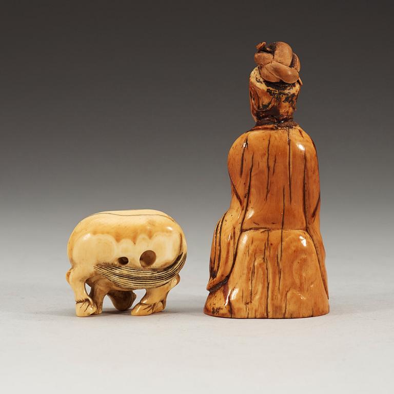 FIGURIN samt NETSUKE, elfenben, Kina och Japan, 1800-tal.