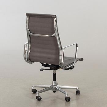 CHARLES & RAY EAMES, Kontorsstol EA 117 Vitra 1900-talets senare del.