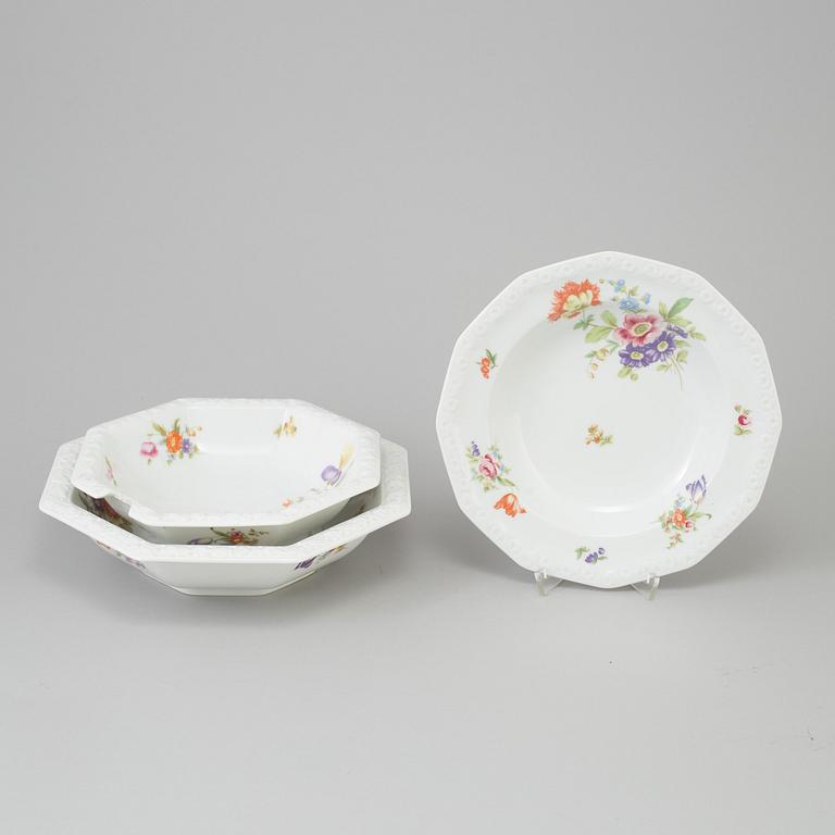 MATSERVIS, 117 delar, porslin. Rosenthal, "Maria" 1900-tal.