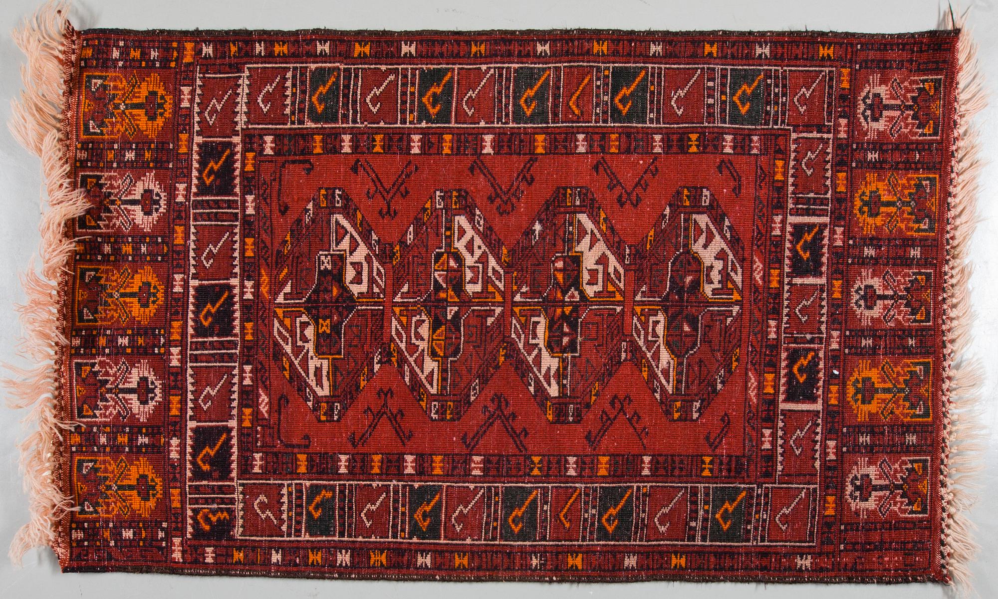 MATTOR, 2 st, Afghan, 1900-talets slut, 188x100 cm och 120x74 cm.