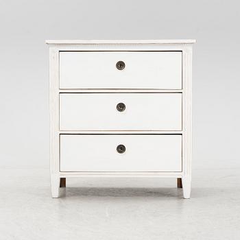 Byrå, gustaviansk stil, omkring år 1900.