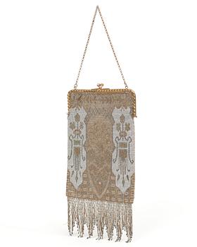 715. A 1910s/1920s evening bag.
