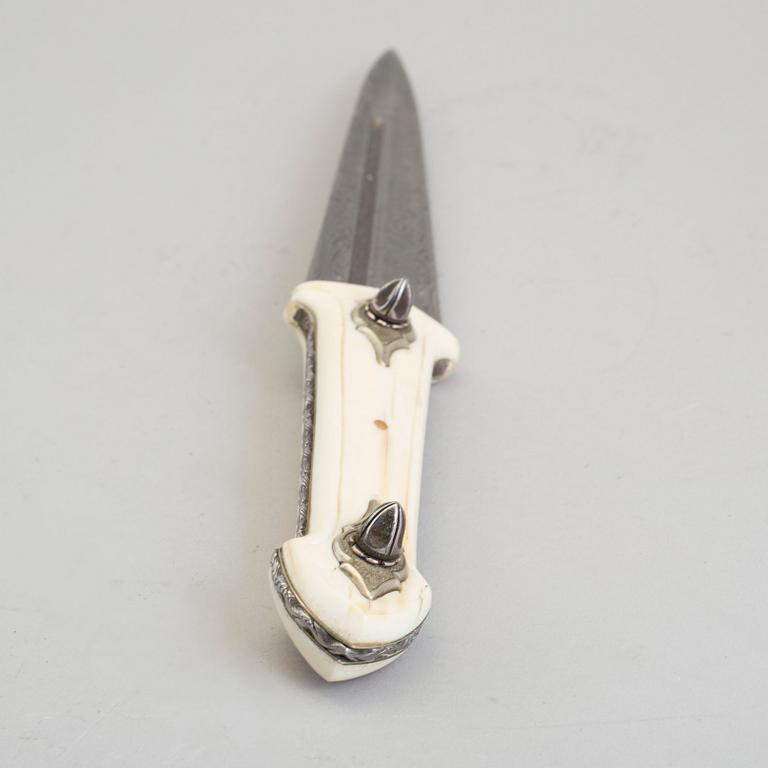 A kindjal shaped knife by Adrzej Rybak.