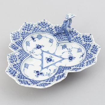 A "Blue fluted full lace" / "Musselmalet" porcelain serving dish, Royal Copenhagen, model 1077, 1965.