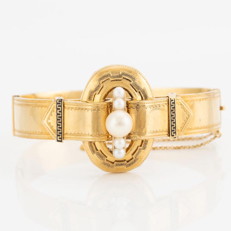 Bangle, 18K gold with pearls, Gustaf Dahlgren, Malmö 1866.