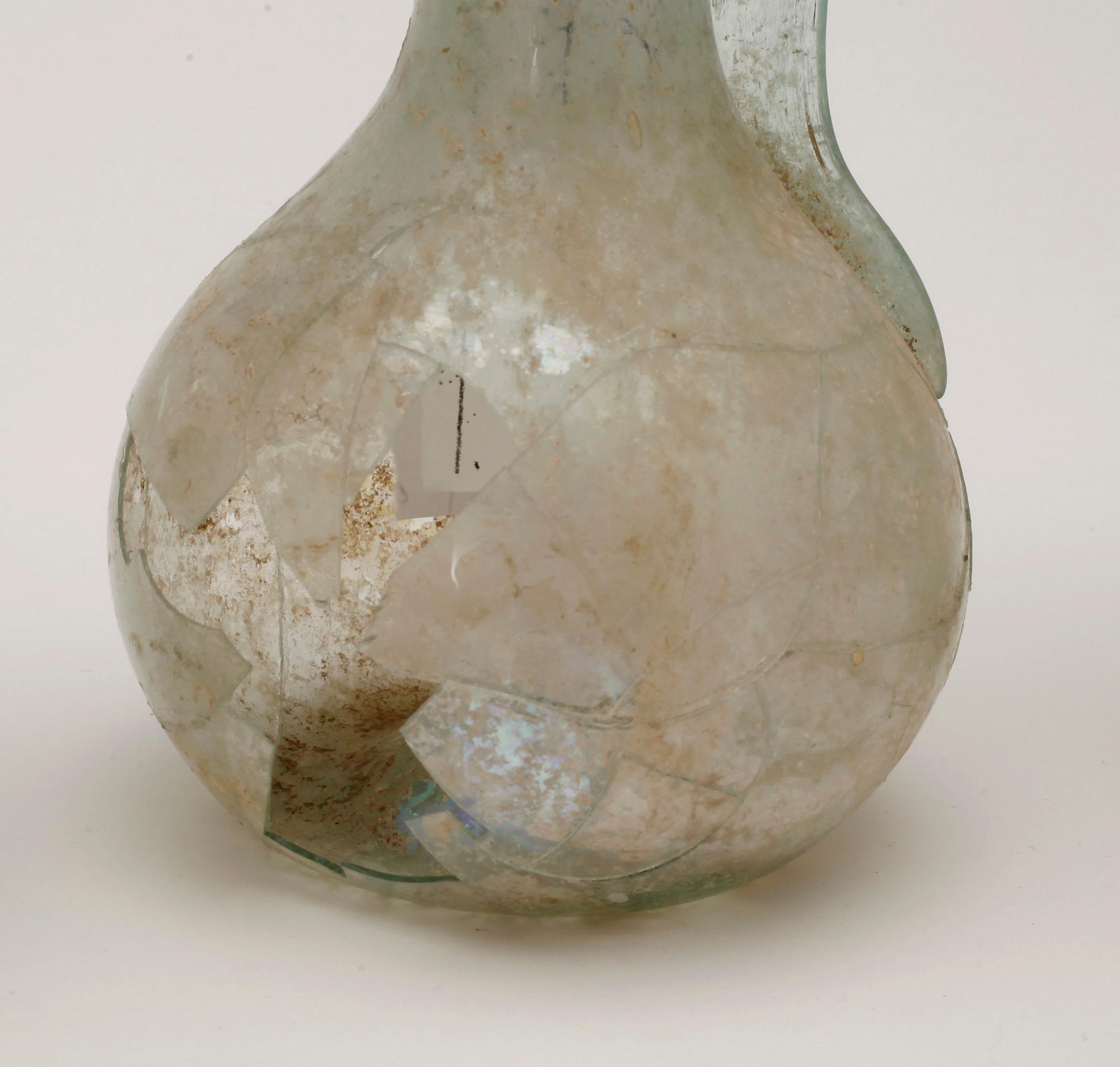 GLASKÄRL, 6 st, mest forntida, Medelhavsområdet.