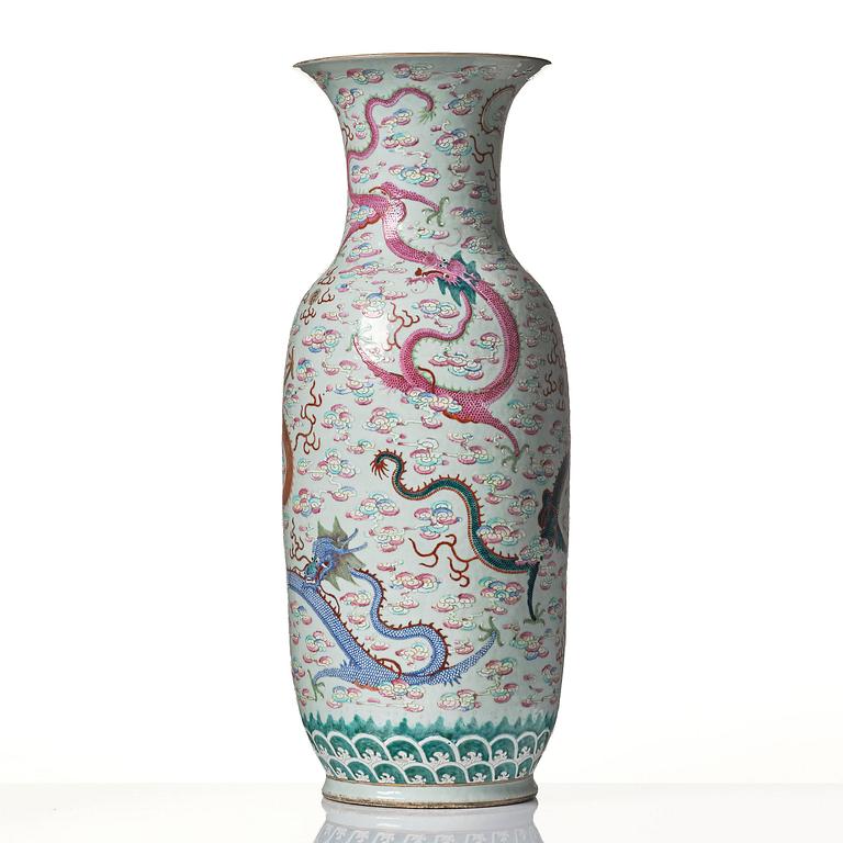 A massive famille rose 'five clawed dragon' vase, late Qing dynasty, 19th century.