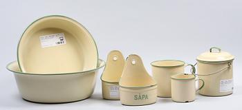 PARTI EMALJKÄRL, 11 st, flesta märkta Kockums. 1900-talets första hälft.