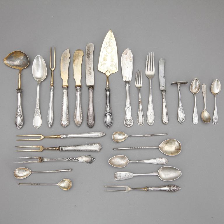 PARTI SILVER, 26 delar, mestadels Ryssland Lettland, 1800-1900-tal. Vikt 782 gram.