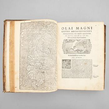 Första upplagan av Olaus Magnus Historia, Rom 1555, med träsnittskarta.