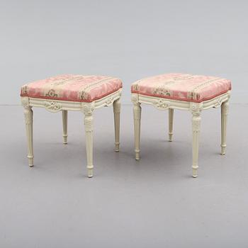 TABURETTER, 1 par, gustaviansk stil, 1800-talets andra hälft.