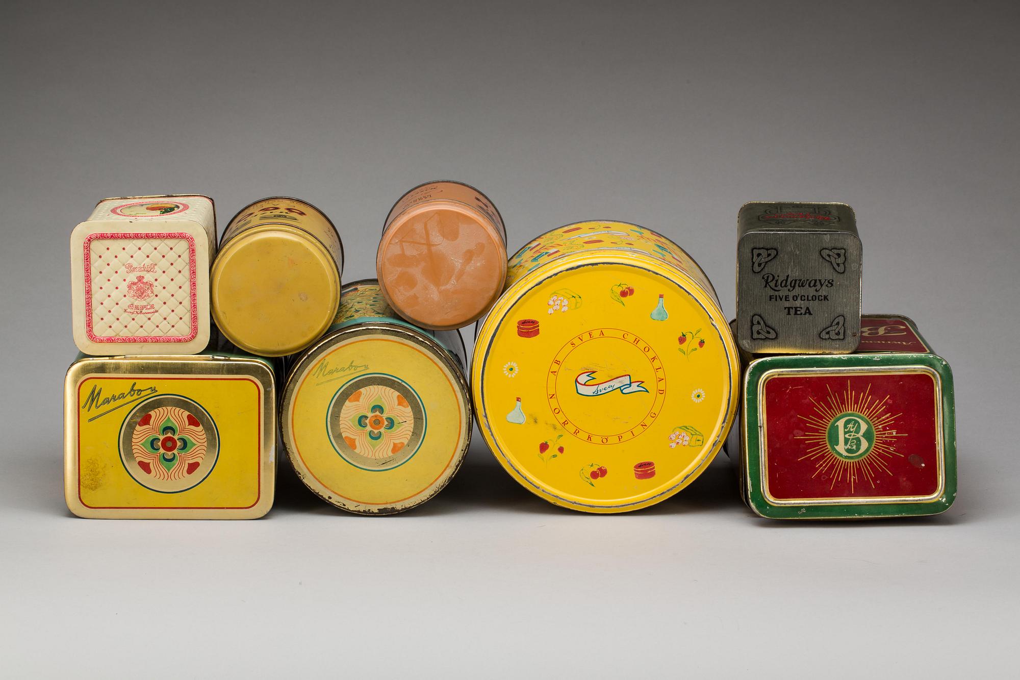 PLÅTBURKAR, 9 st, bl a 1900-talets första hälft.