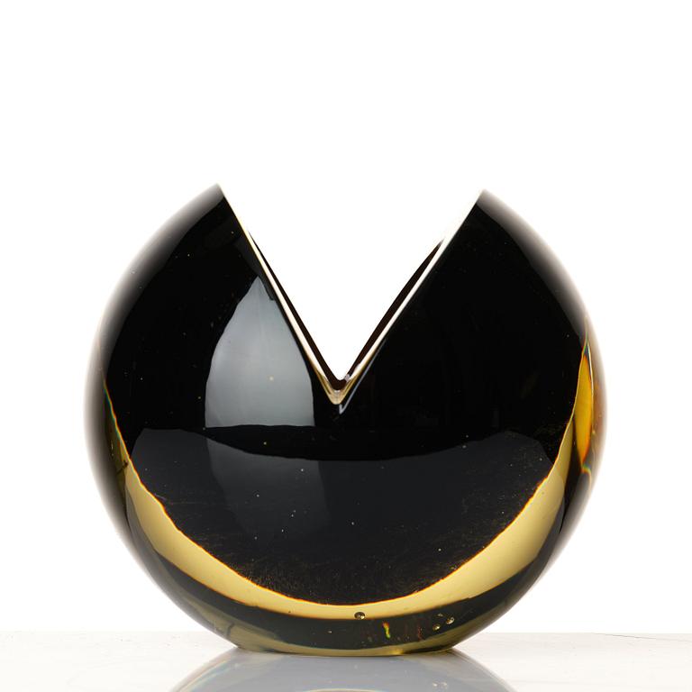 Nanny Still, a yellow and black 'Melon' vase/sculpture, Riihimäen Lasi Oy, Finland.