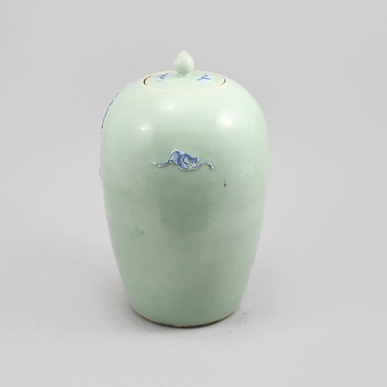 LOCKURNA, porslin, Kina, sent 1800-tal.