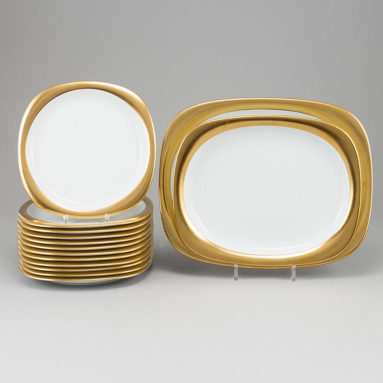 TIMO SARPANEVE, a part 'Suomi' porcelain dinner service, Rosenthal Studio-linie, designed 1976 (14 pieces).