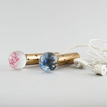 TAKLAMPOR/FÖNSTERLAMPOR, ett par, 1900-talets andra hälft.