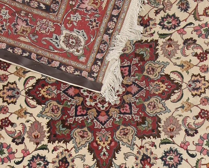 MATTA, Täbriz, ca 219 x 153 cm.