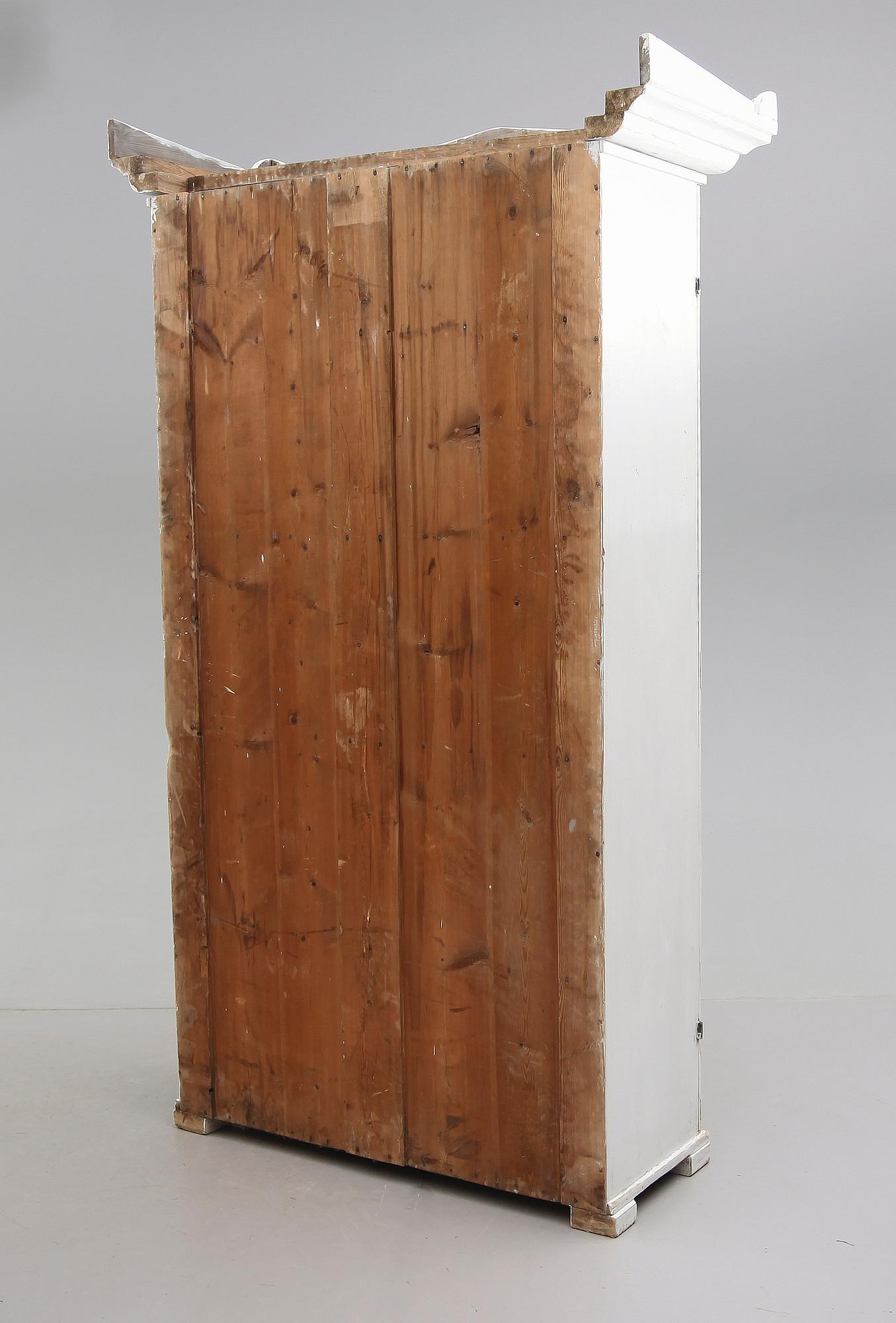 KLÄDSKÅP, 1800-talets mitt.