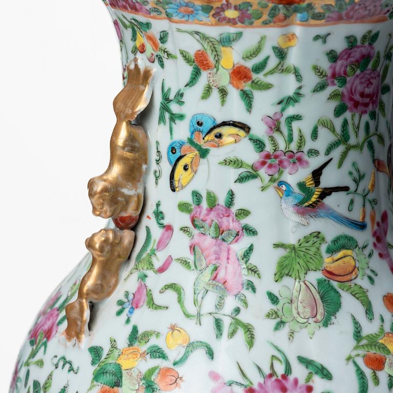 A famille rose vase, Qing dynasty, Canton, 19th Century.