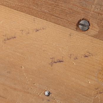 Axel Petersson Döderhultarn, Standing accordionist.