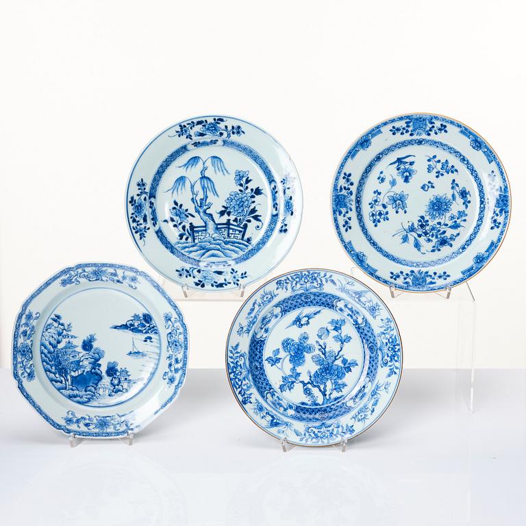 A set of 14 odd dinner plates, Qing dynasty, 18th Century.