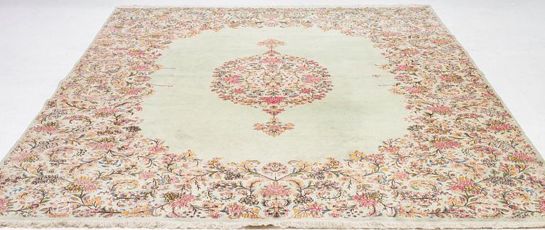 Matta, Kirman, ca 400 x 295 cm.