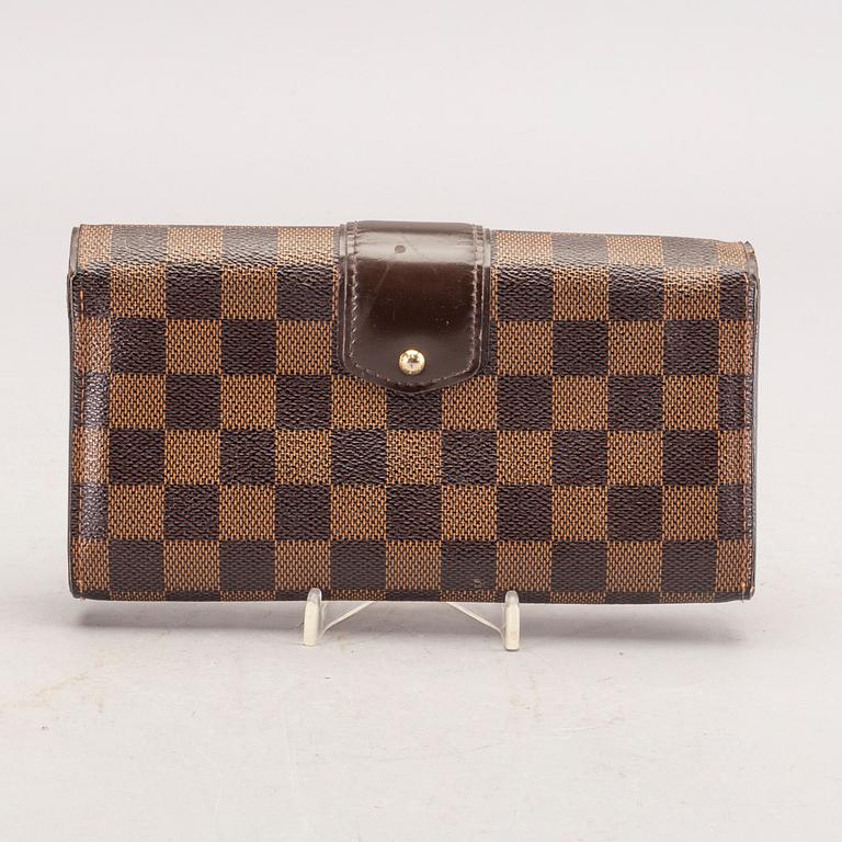 Louis Vuitton, wallet.