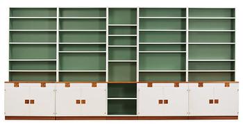 414. A Josef Frank set of five walnut and white lacquered bookshelves, Svenskt Tenn, model 2255.