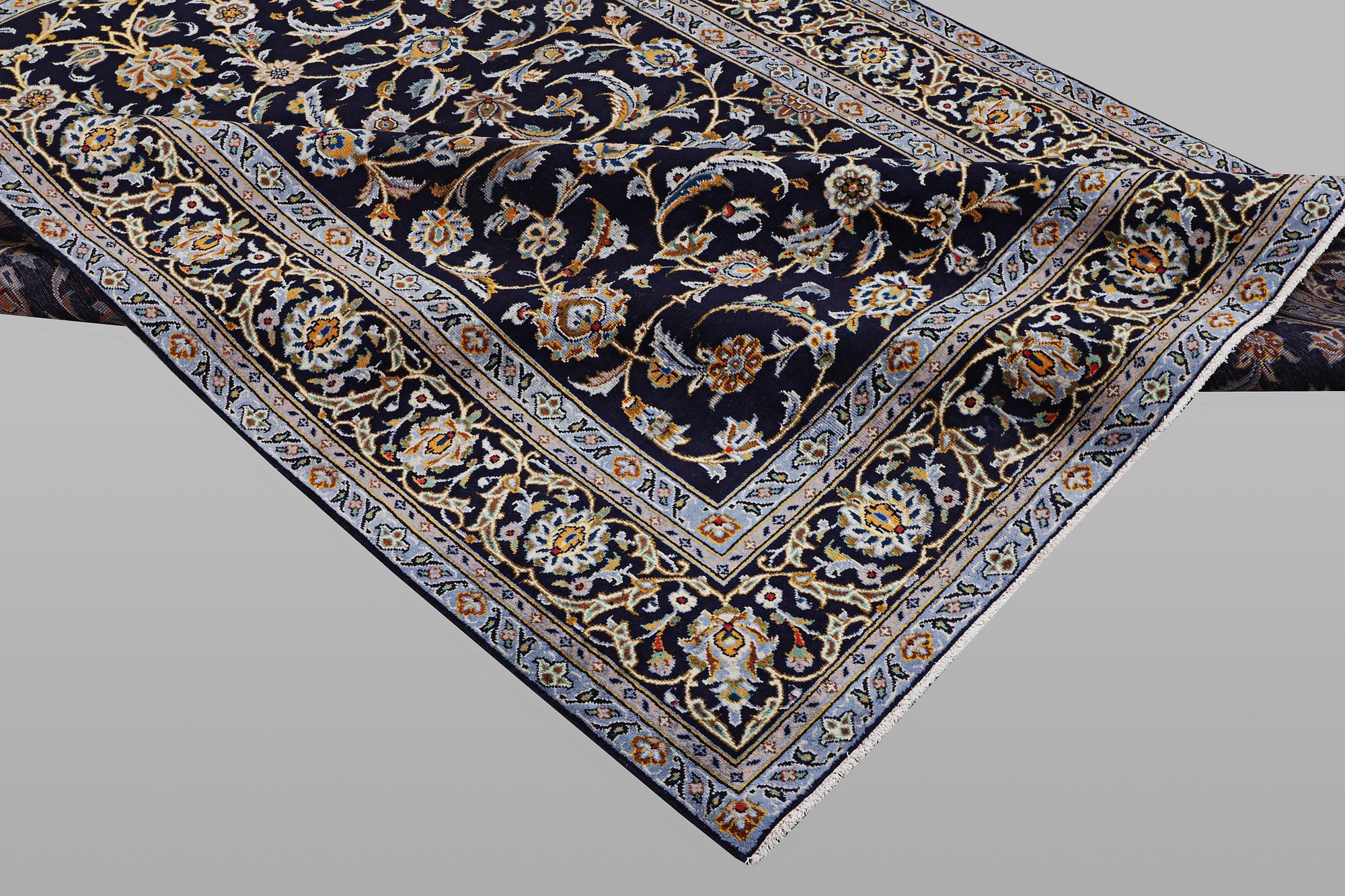 Matta, Keshan, ca 278 x 208 cm.