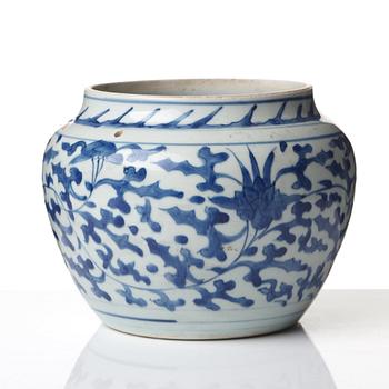 A blue and white pot, Qing dynasty, Kangxi (1662-1722).