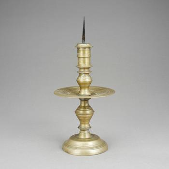 LJUSSTAKE, mässing, troligen Holland, 1600/1700-tal.