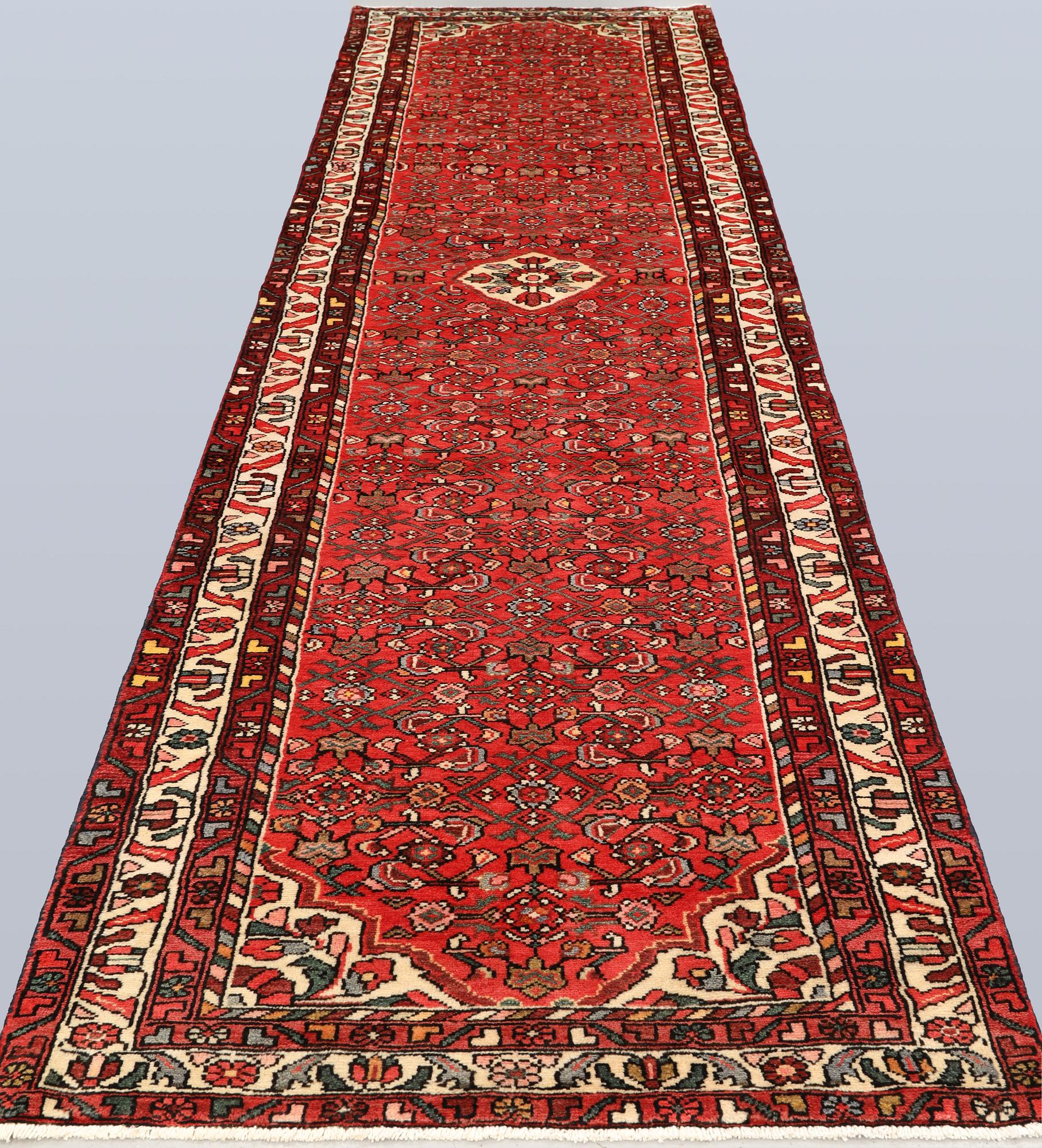 A runner, Hamadan, approx. 390 x 100 cm.