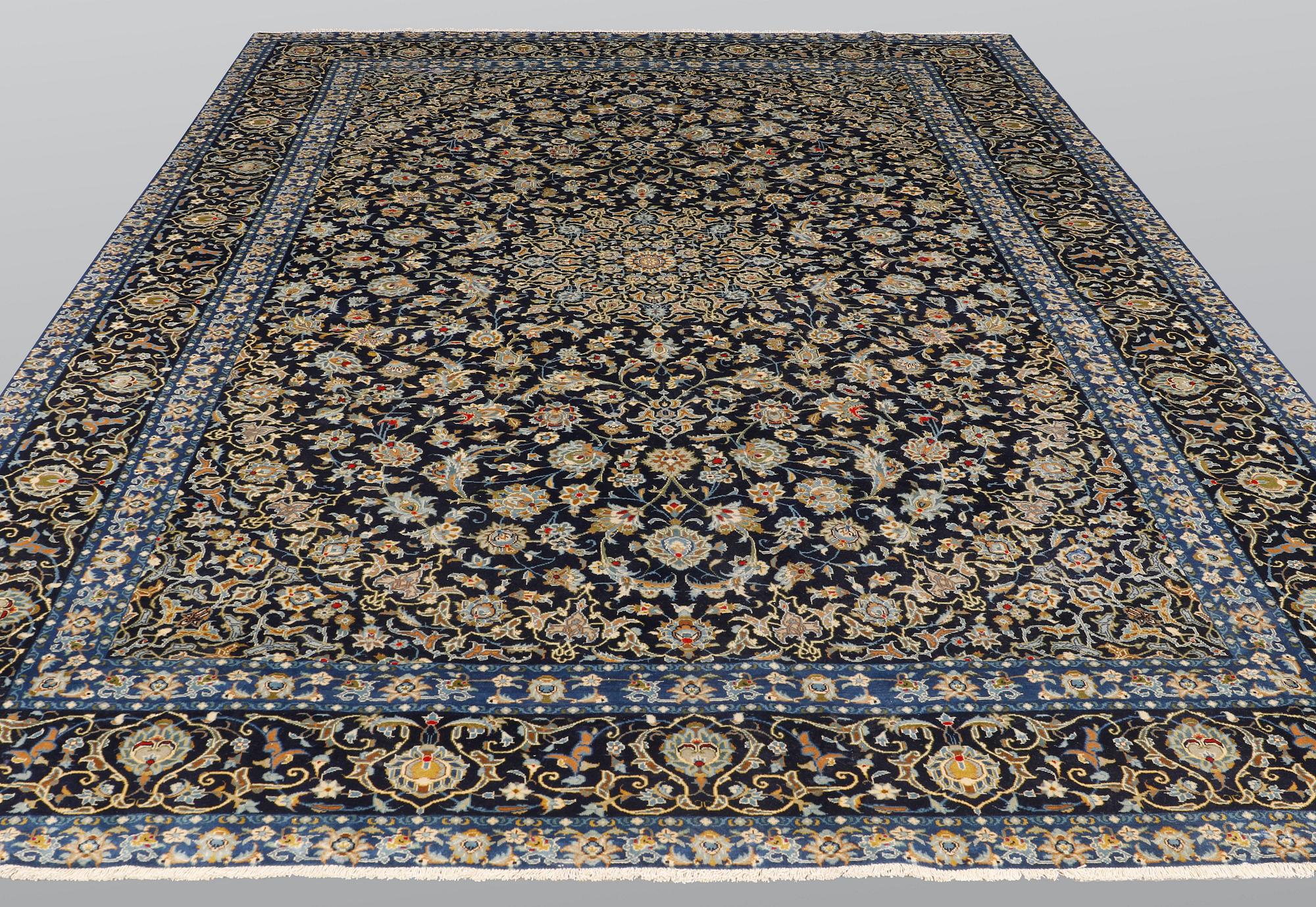 Matta, sk Royal Keshan 395 x 277 cm.