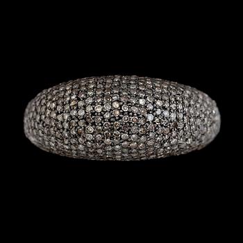 RING, silver, diamanter tot 3.53 ct. Vikt ca 14 g.