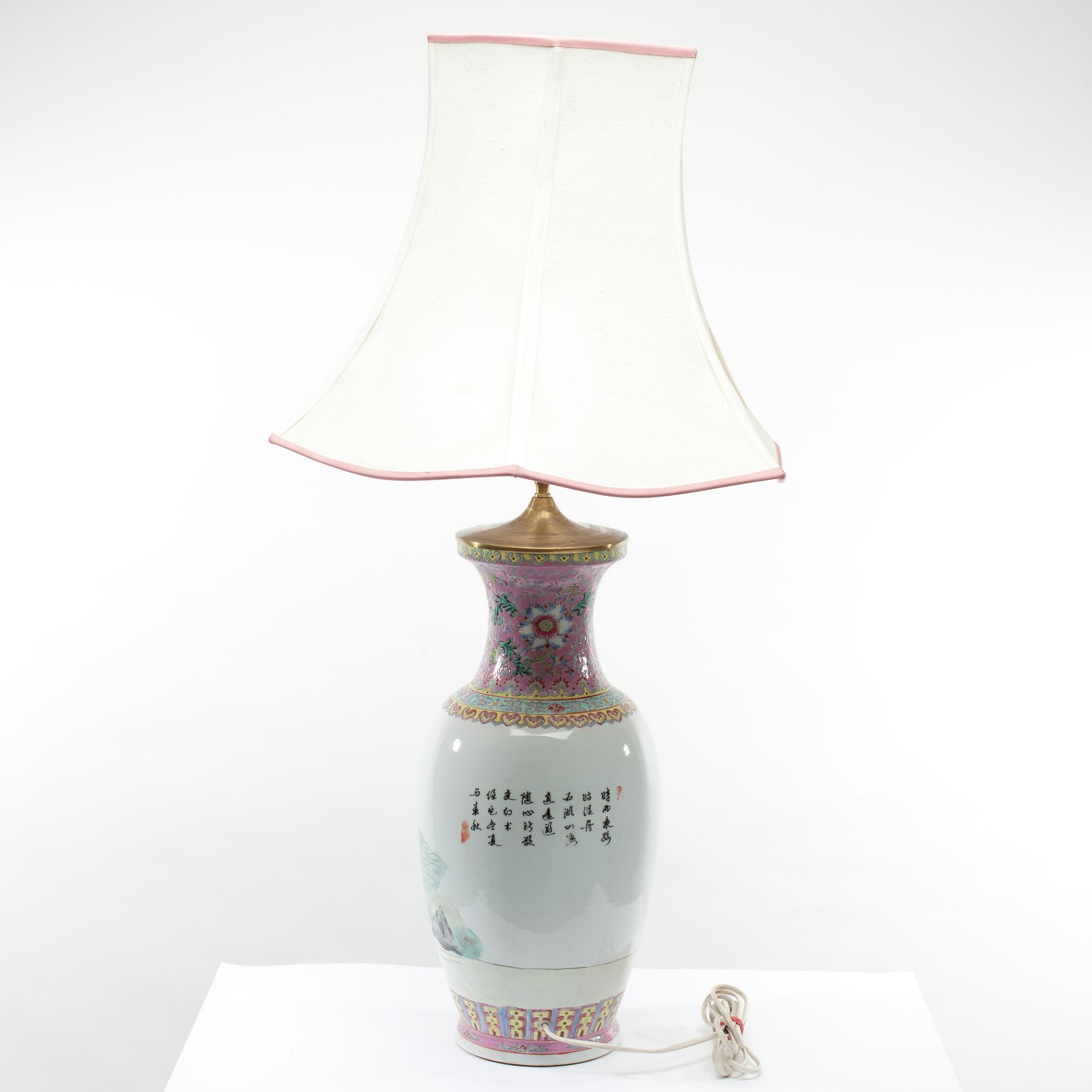 BORDSLAMPA, porslin, Kina 1900-talets början.